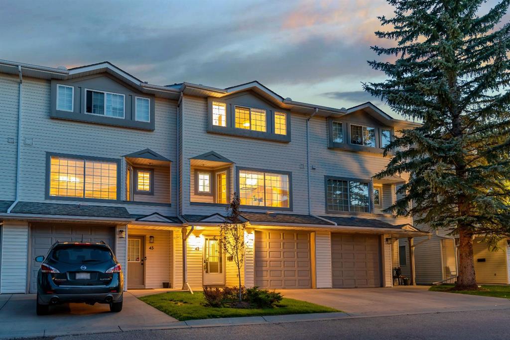 Picture of 43 Kingsland Villas SW, Calgary Real Estate Listing