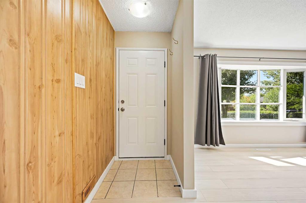 Picture of 4524 Fordham Crescent SE, Calgary Real Estate Listing
