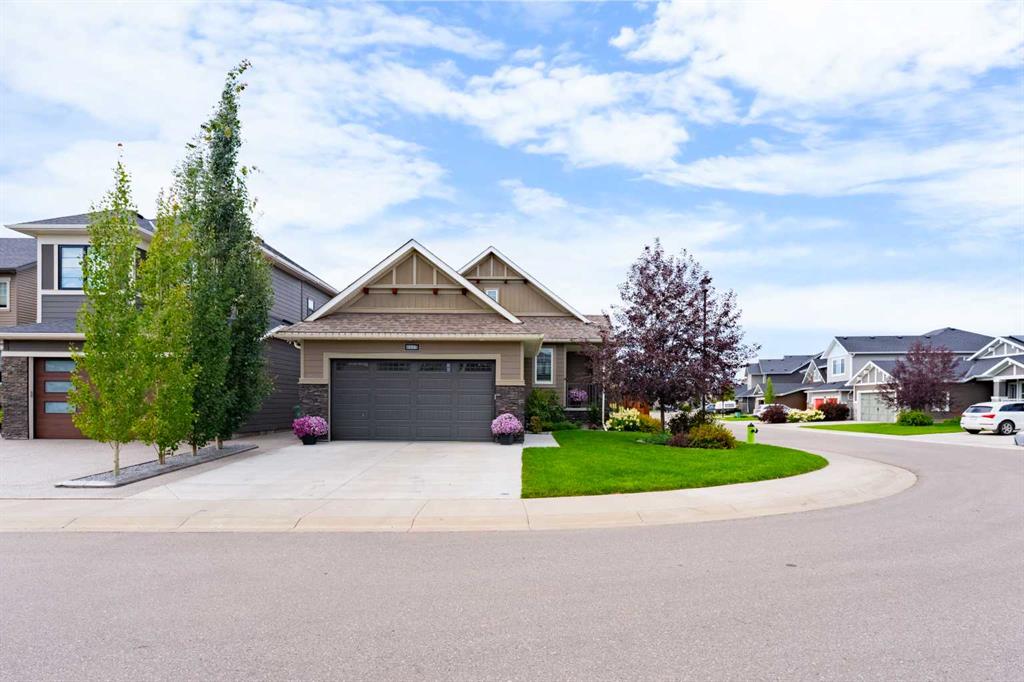 Picture of 326 Bayside Crescent SW, Airdrie Real Estate Listing