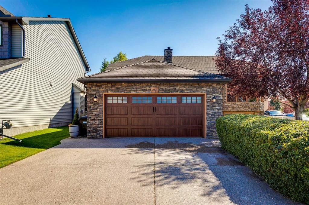 Picture of 285 Hawkstone Drive NW, Calgary Real Estate Listing