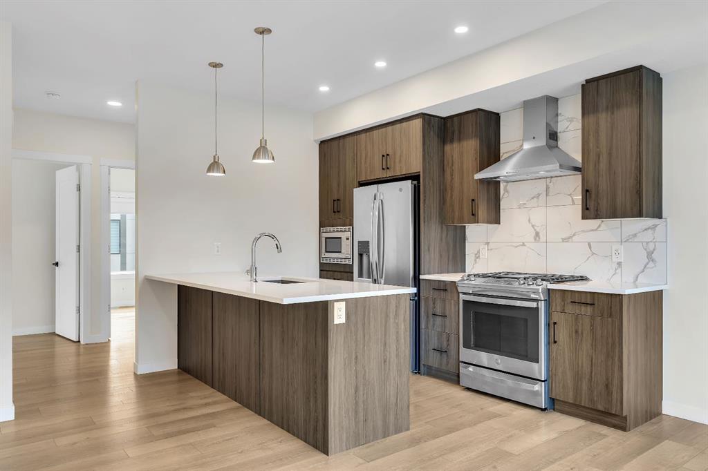 Picture of 514 Greenbriar Common NW, Calgary Real Estate Listing
