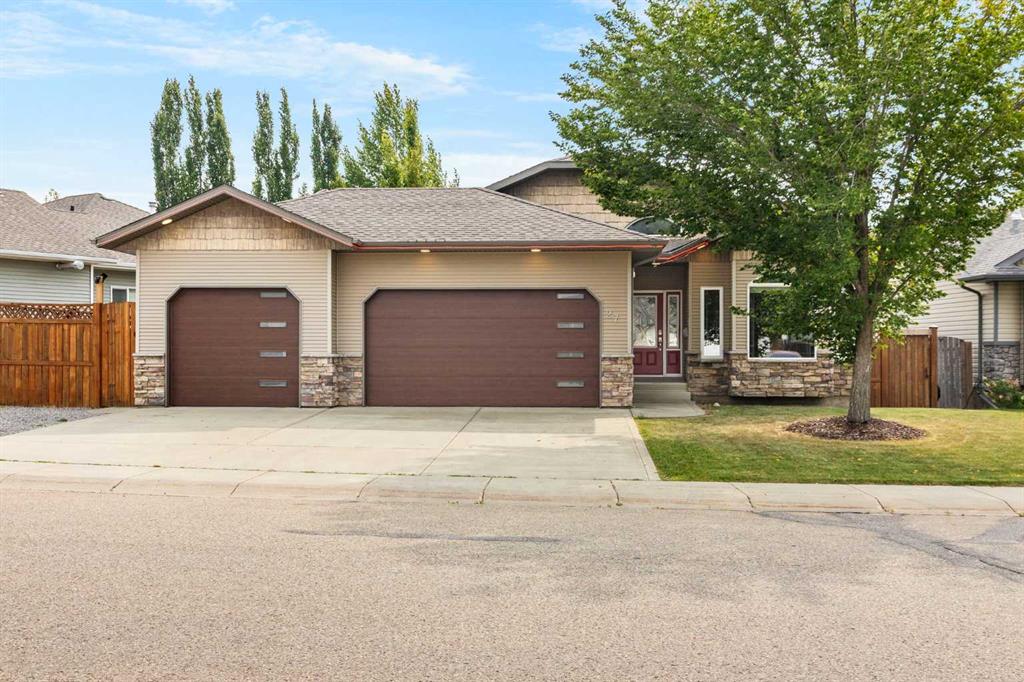 Picture of 27 Irving Crescent , Red Deer Real Estate Listing