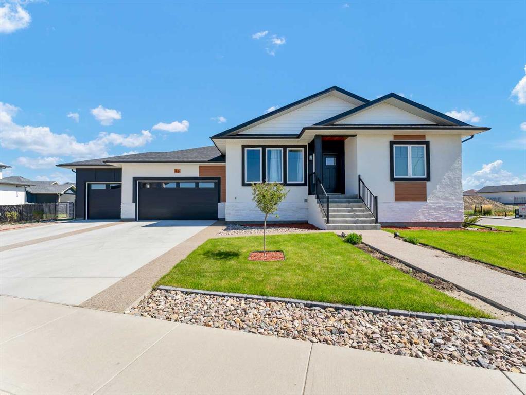 Picture of 33 Dunes Way , Desert Blume Real Estate Listing