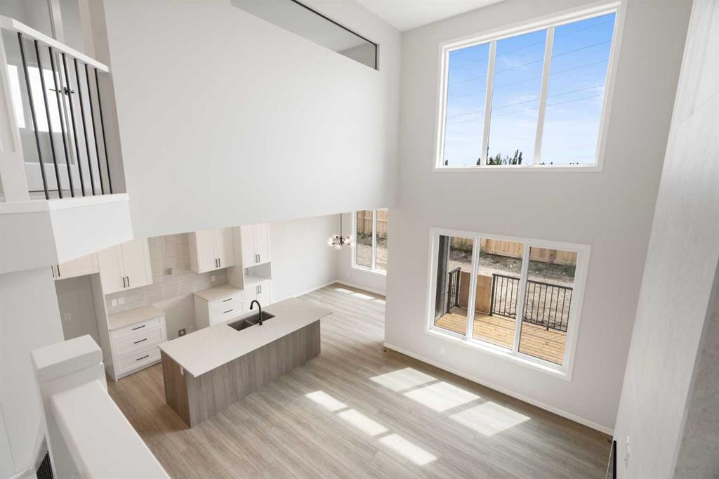 Picture of 262 West Grove Lane SW, Calgary Real Estate Listing