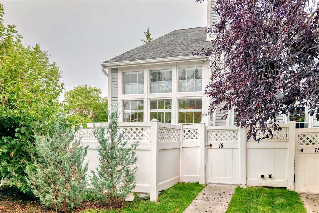 Picture of 16, 28 Berwick Crescent NW, Calgary Real Estate Listing