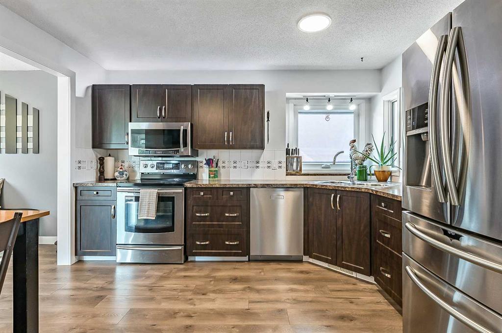 Picture of 72 Beaconsfield Way NW, Calgary Real Estate Listing