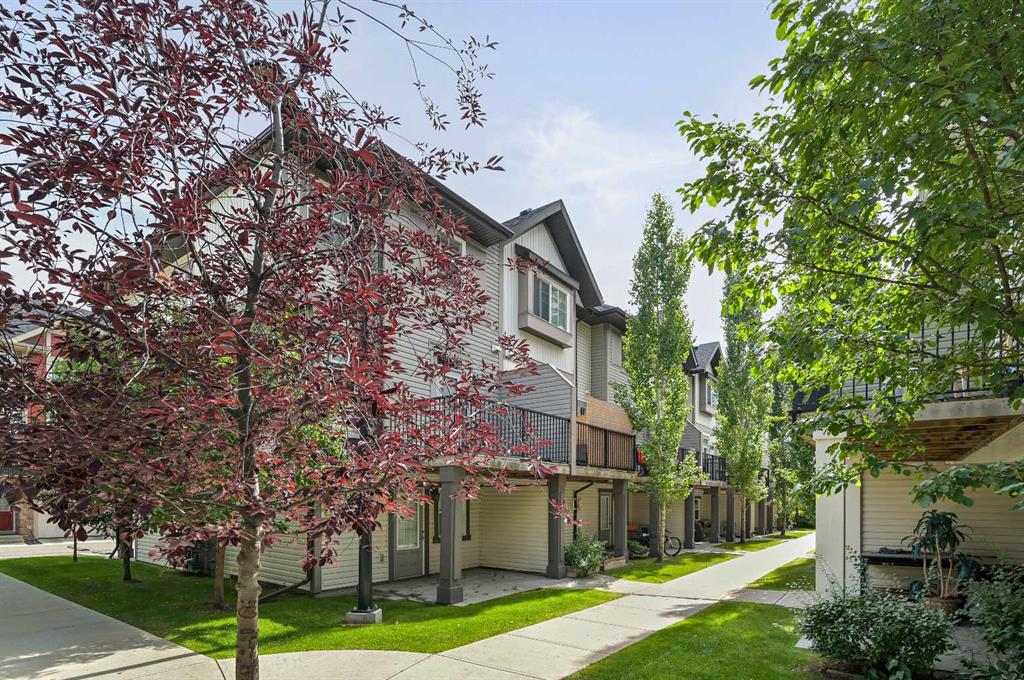 Picture of 37 New Brighton Point SE, Calgary Real Estate Listing