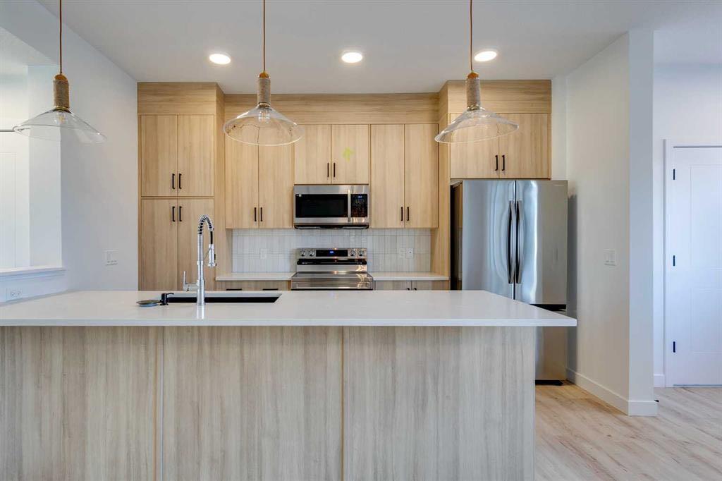 Picture of 128 Cobblestone Gate SW, Airdrie Real Estate Listing