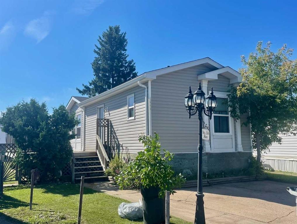 Picture of 1549 15 StreetCrescent , Wainwright Real Estate Listing
