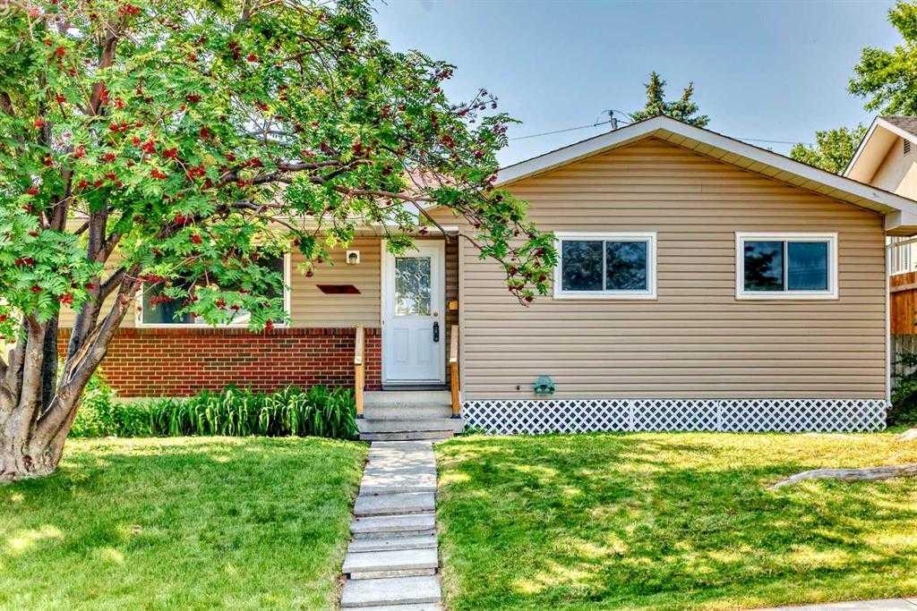 Picture of 631 Hunts Crescent NW, Calgary Real Estate Listing