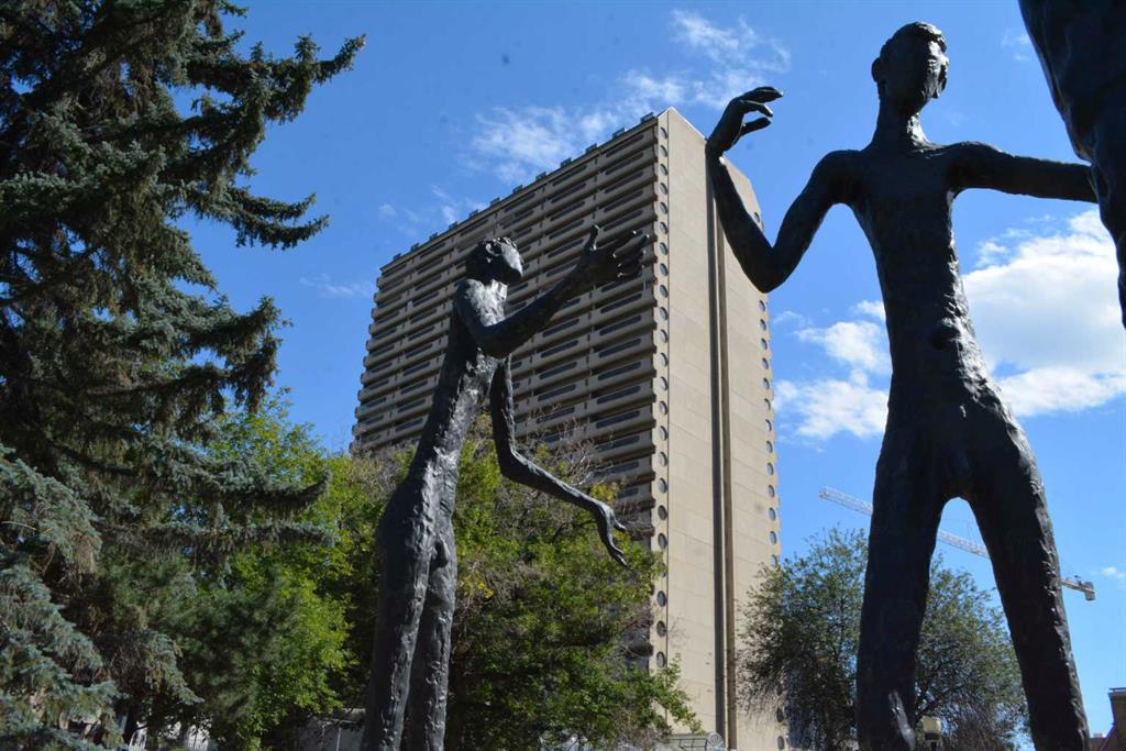 Picture of 2412, 221 6 Avenue SE, Calgary Real Estate Listing