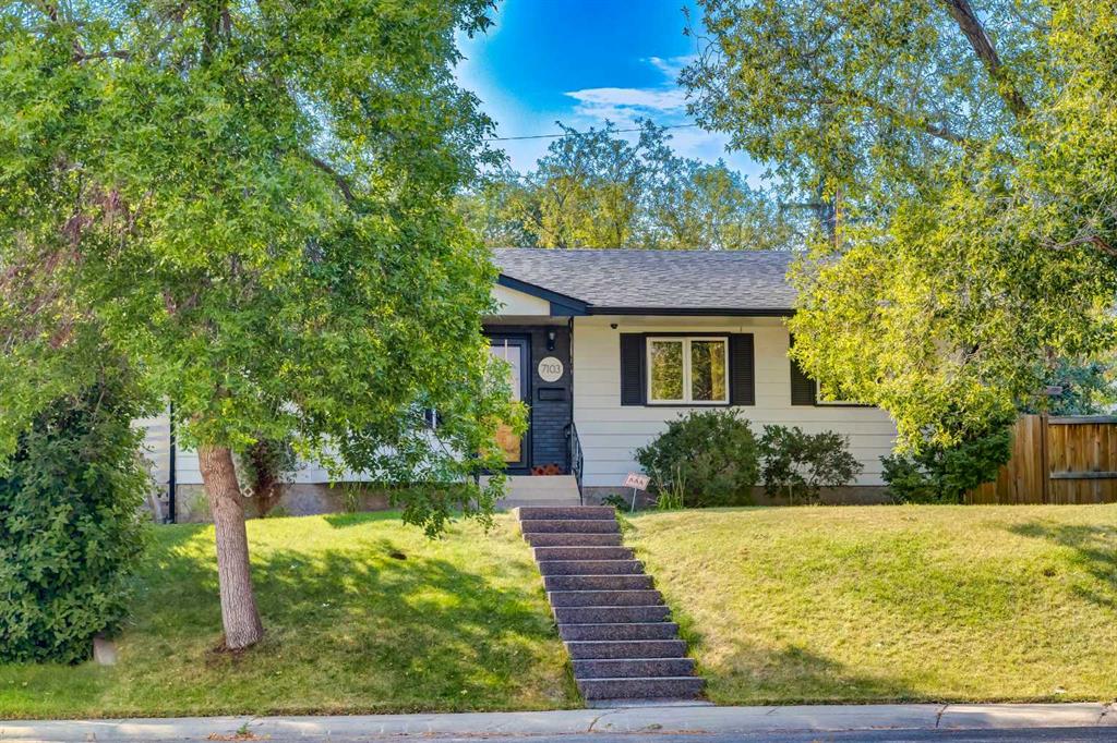 Picture of 7103 Hunterwood Road NW, Calgary Real Estate Listing