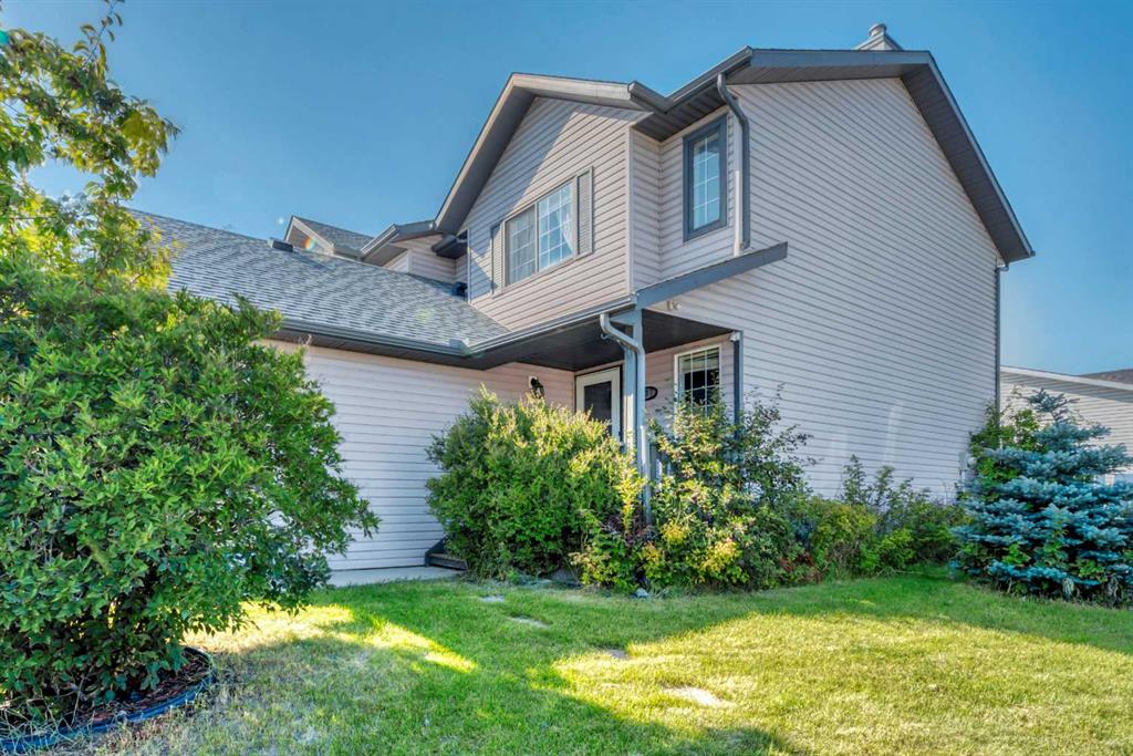 Picture of 237 Willowbrook Close NW, Airdrie Real Estate Listing