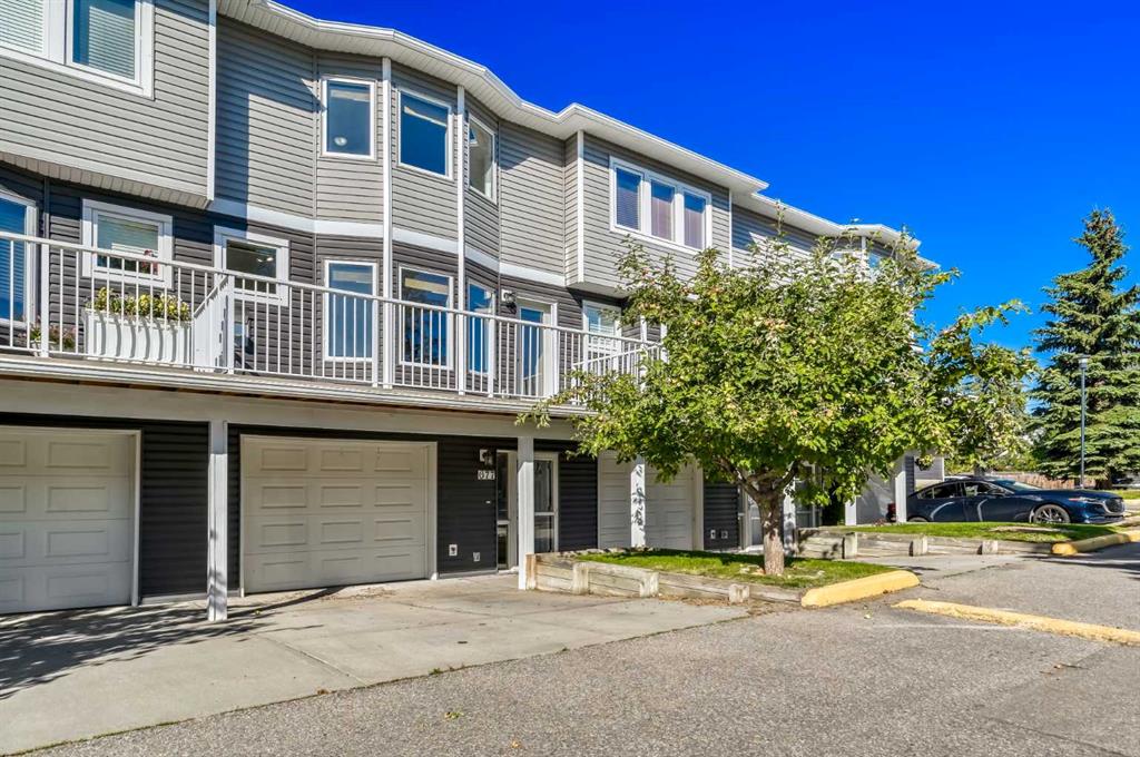 Picture of 677 Regal Park NE, Calgary Real Estate Listing