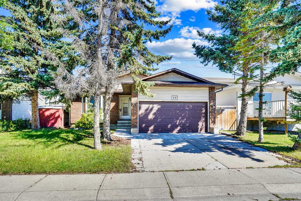 Picture of 35 Castlefall Grove NE, Calgary Real Estate Listing