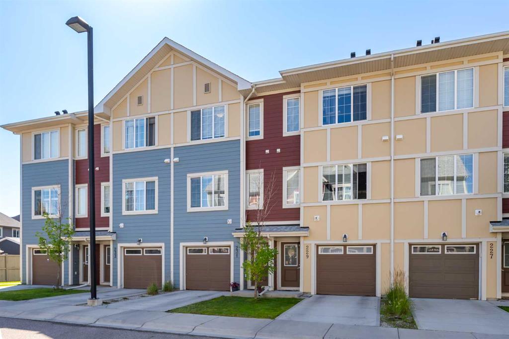 Picture of 231 Marquis Lane SE, Calgary Real Estate Listing