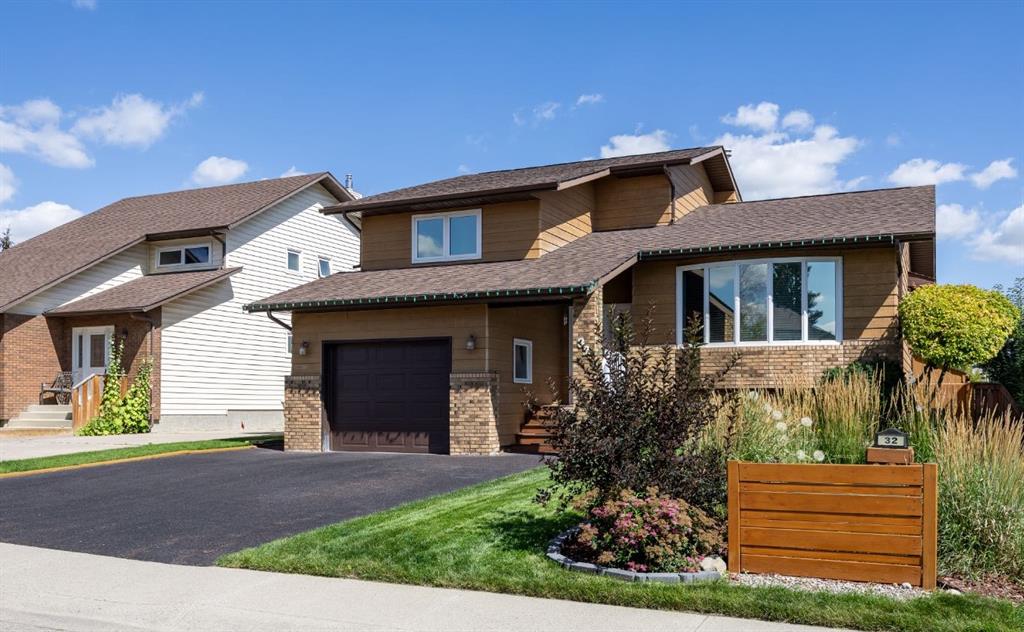 Picture of 32 Rideau Close SW, Airdrie Real Estate Listing