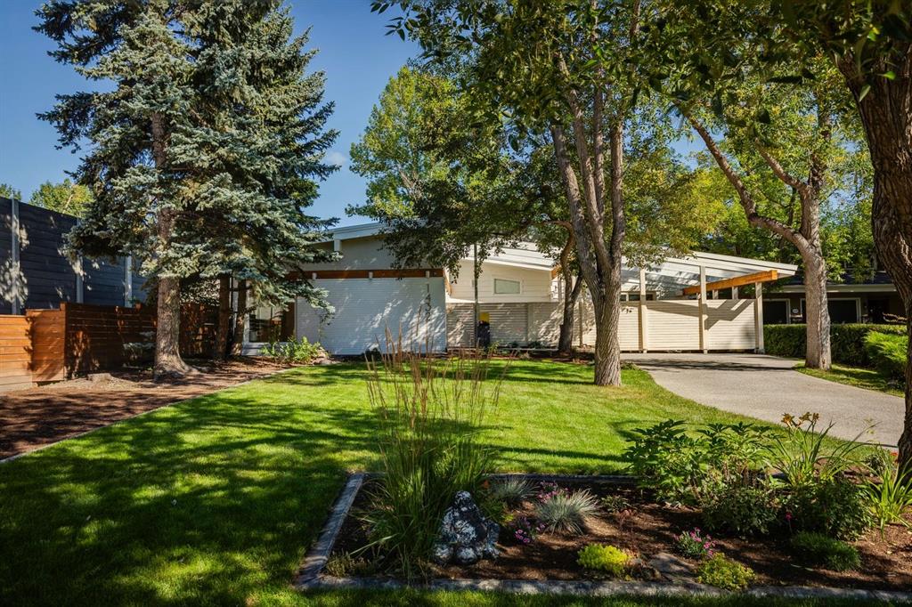 Picture of 1432 Chardie Place SW, Calgary Real Estate Listing