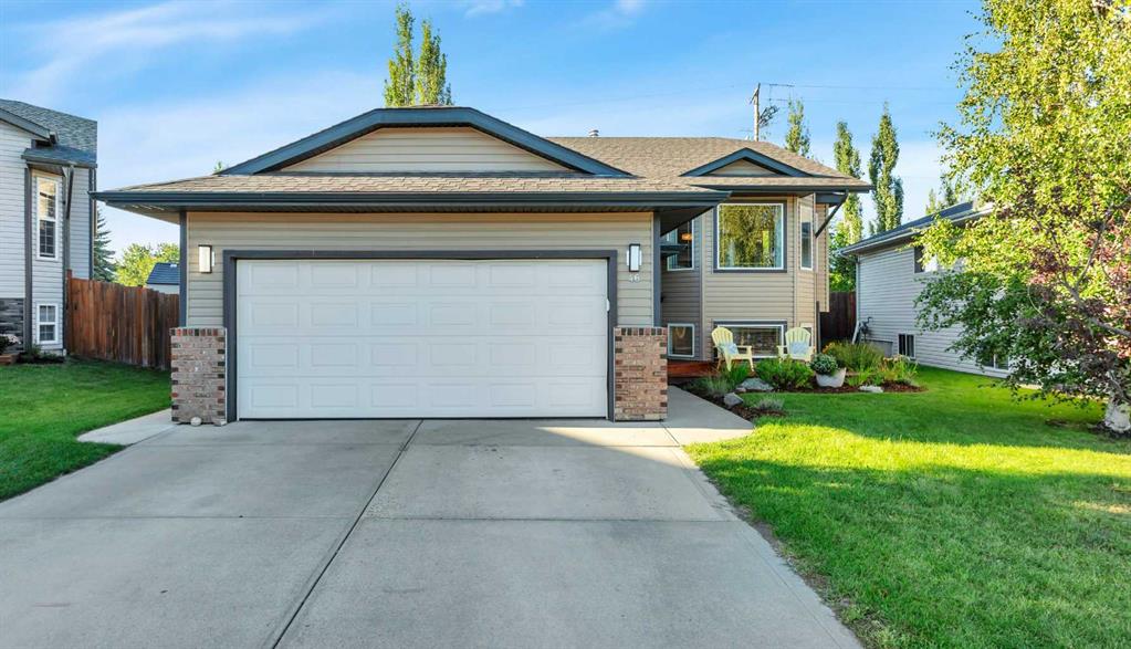 Picture of 46 Lexington Close , Lacombe Real Estate Listing