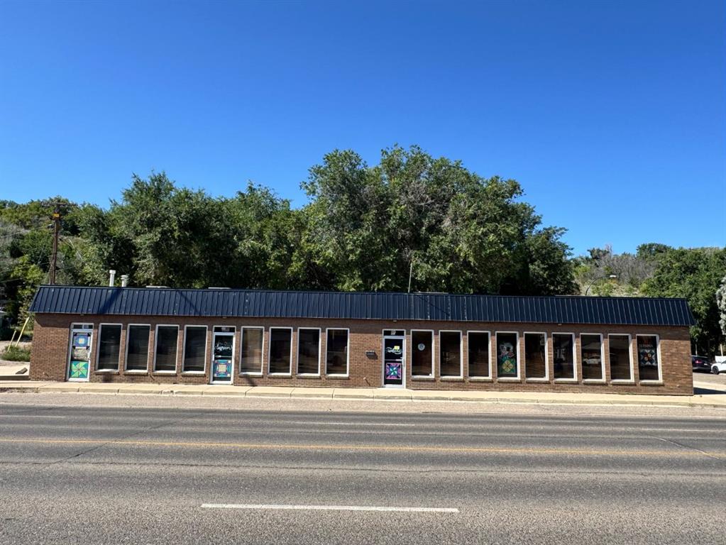 Picture of 102, 902 KINGSWAY Avenue , Medicine Hat Real Estate Listing