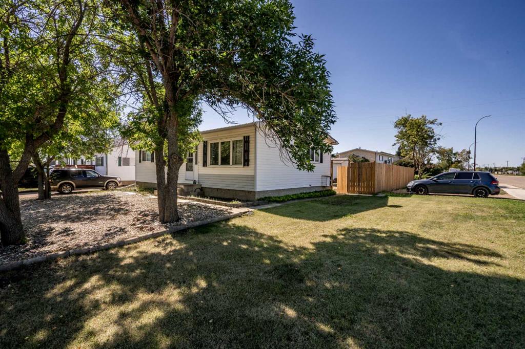 Picture of 4915 53 St  , Grimshaw Real Estate Listing