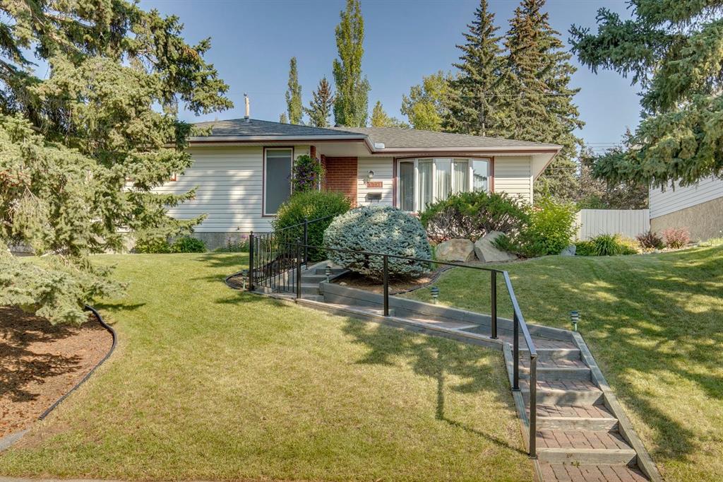 Picture of 5751 Dalmead Crescent NW, Calgary Real Estate Listing