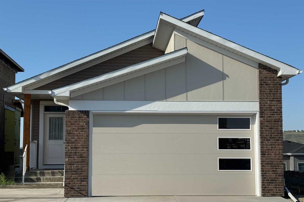 Picture of 435 Rivercrest Road , Cochrane Real Estate Listing
