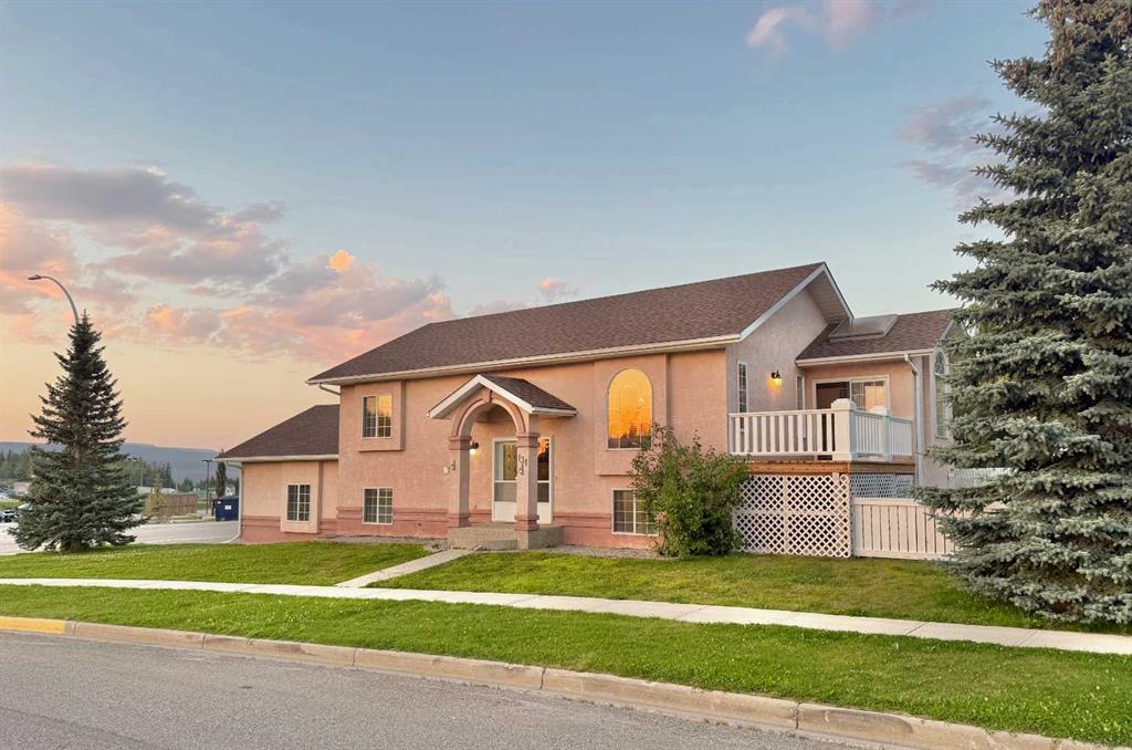 Picture of 131 Tocher Avenue , Hinton Real Estate Listing