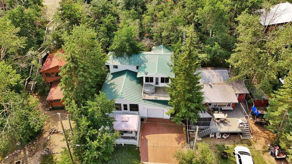 Picture of 34 Beach Street E, Rochon Sands Real Estate Listing