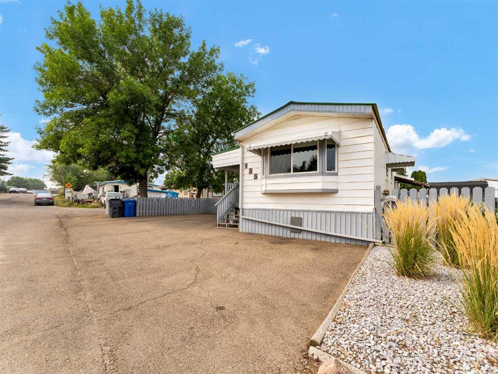 Picture of 135 Anson Avenue SW, Medicine Hat Real Estate Listing