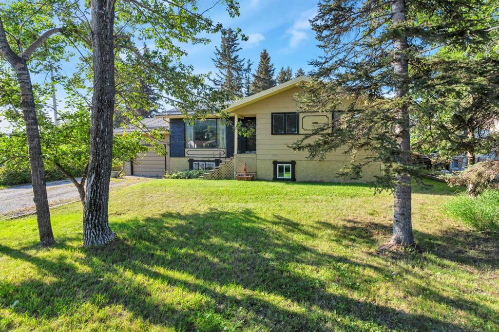 Picture of 404 3 Avenue SW, Sundre Real Estate Listing
