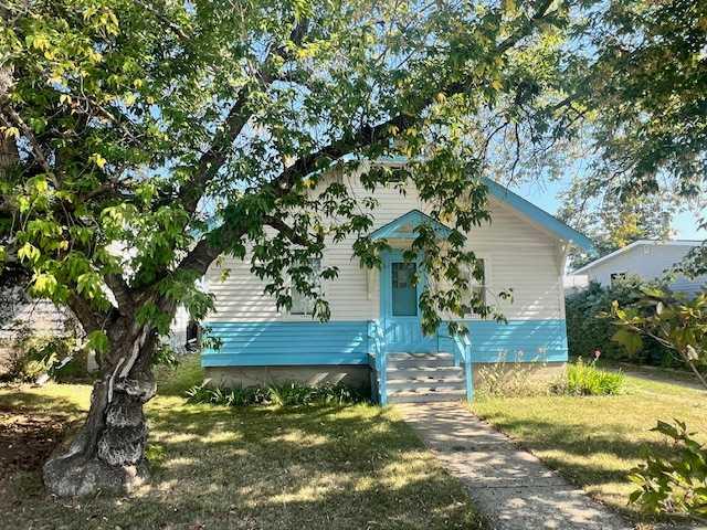 Picture of 4811 46 Avenue , Forestburg Real Estate Listing