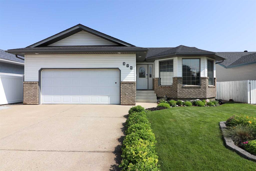 Picture of 376 20 Street NE, Medicine Hat Real Estate Listing