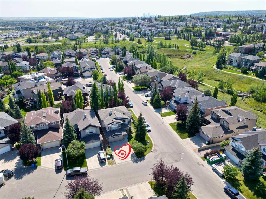 Picture of 504 Panatella Court NW, Calgary Real Estate Listing