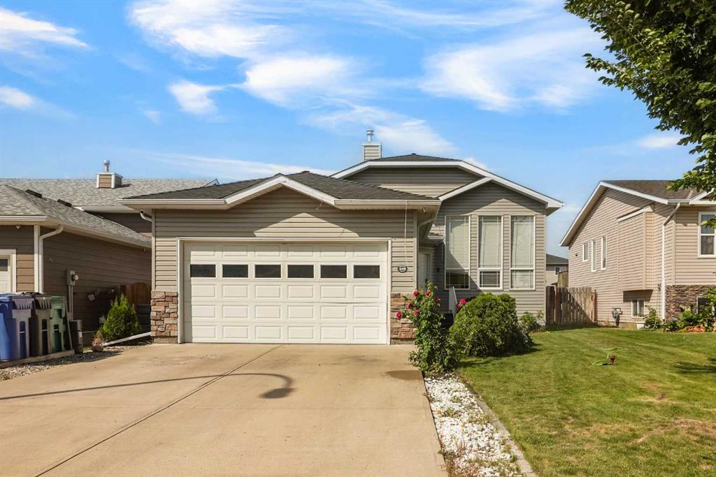 Picture of 409 Red Crow Boulevard W, Lethbridge Real Estate Listing