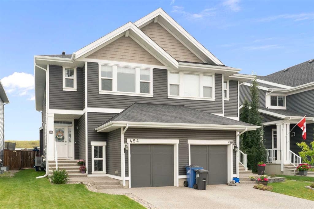 Picture of 454 River Heights Crescent , Cochrane Real Estate Listing