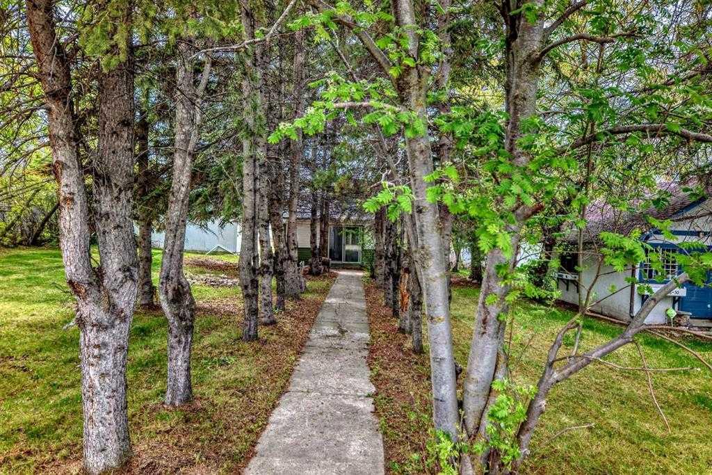 Picture of 4734 50 Street , Sylvan Lake Real Estate Listing