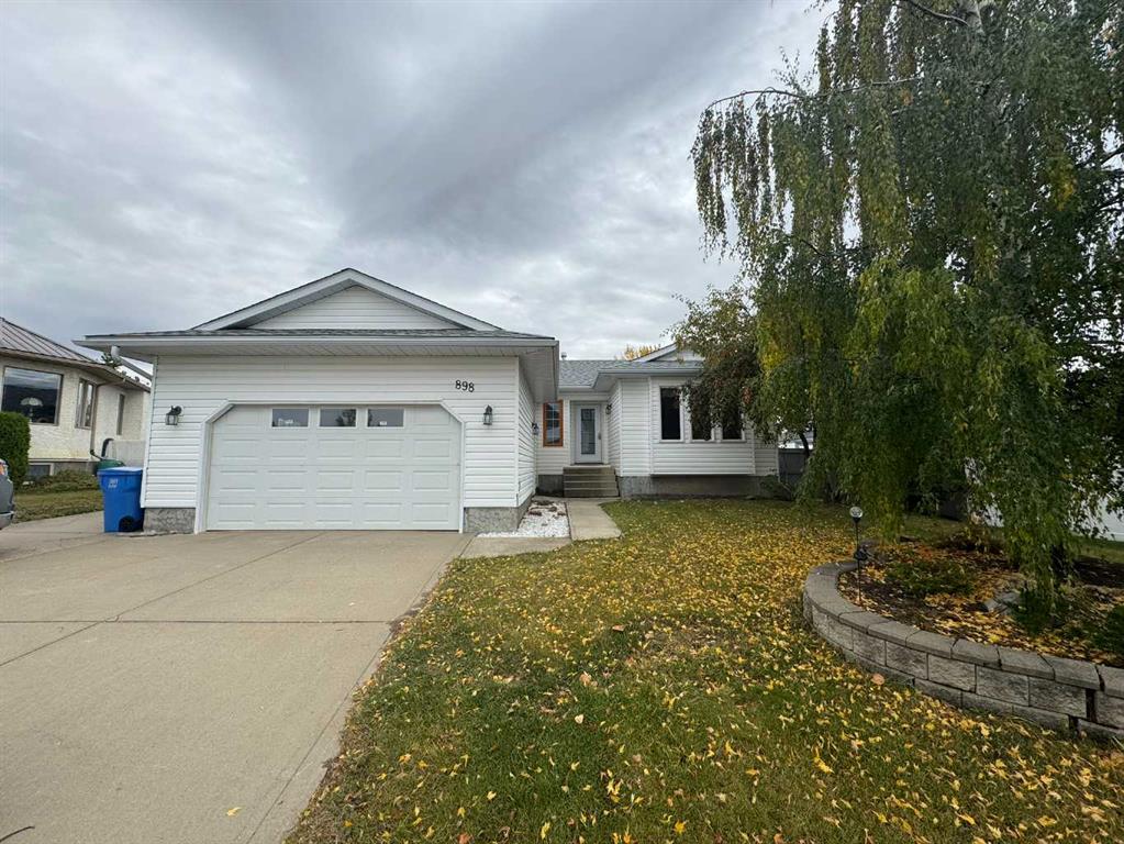 Picture of 898 Birch Street , Beaverlodge Real Estate Listing