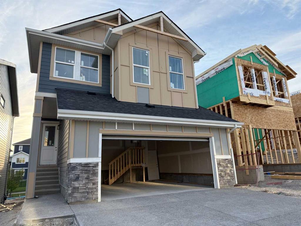 Picture of 111 sundown Crescent , Cochrane Real Estate Listing