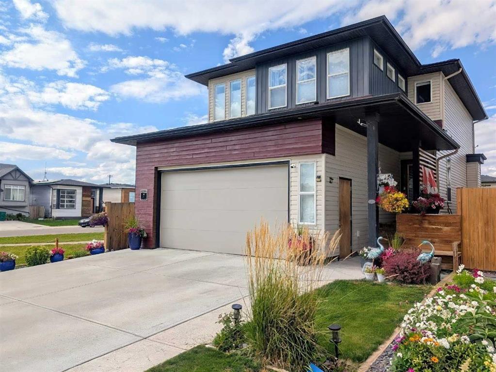 Picture of 7 Greywolf Road N, Lethbridge Real Estate Listing