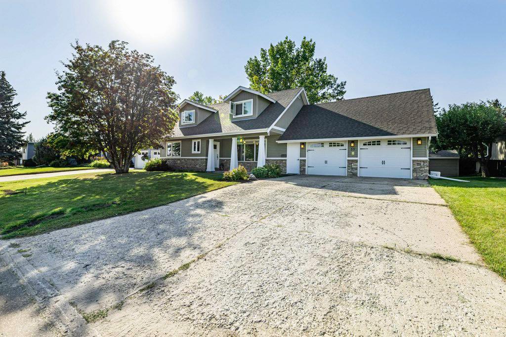 Picture of 33 FAIRWAY Drive , Lacombe Real Estate Listing