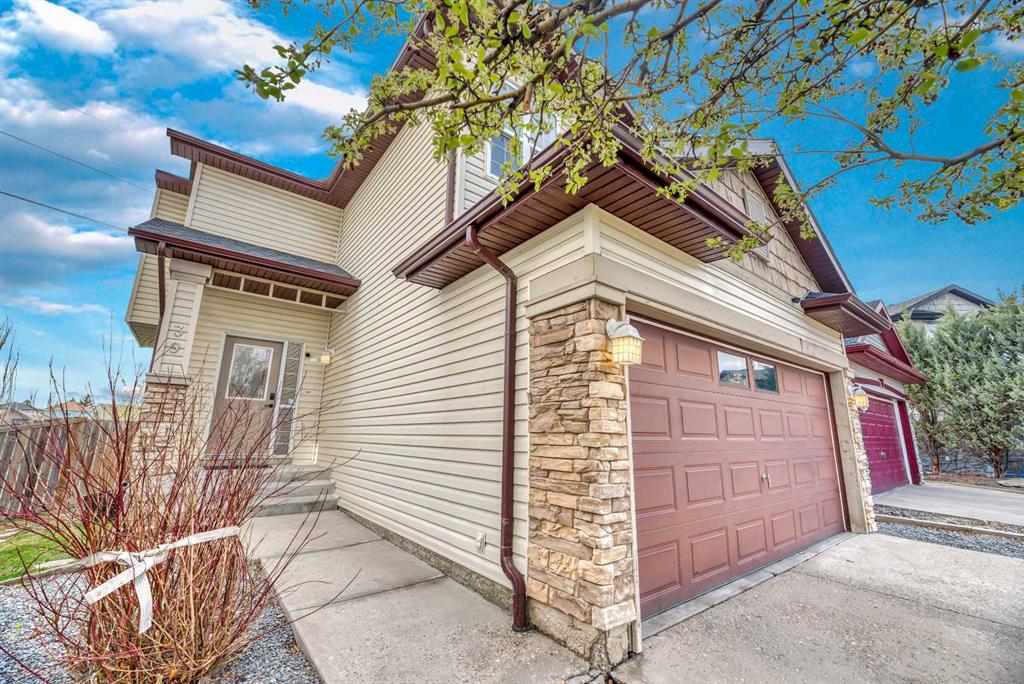 Picture of 39 Everstone Rise SW, Calgary Real Estate Listing
