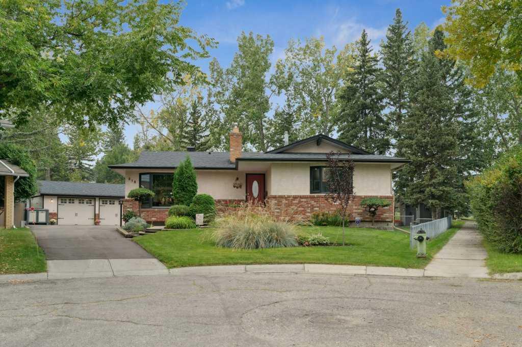 Picture of 318 Oakhill Place SW, Calgary Real Estate Listing