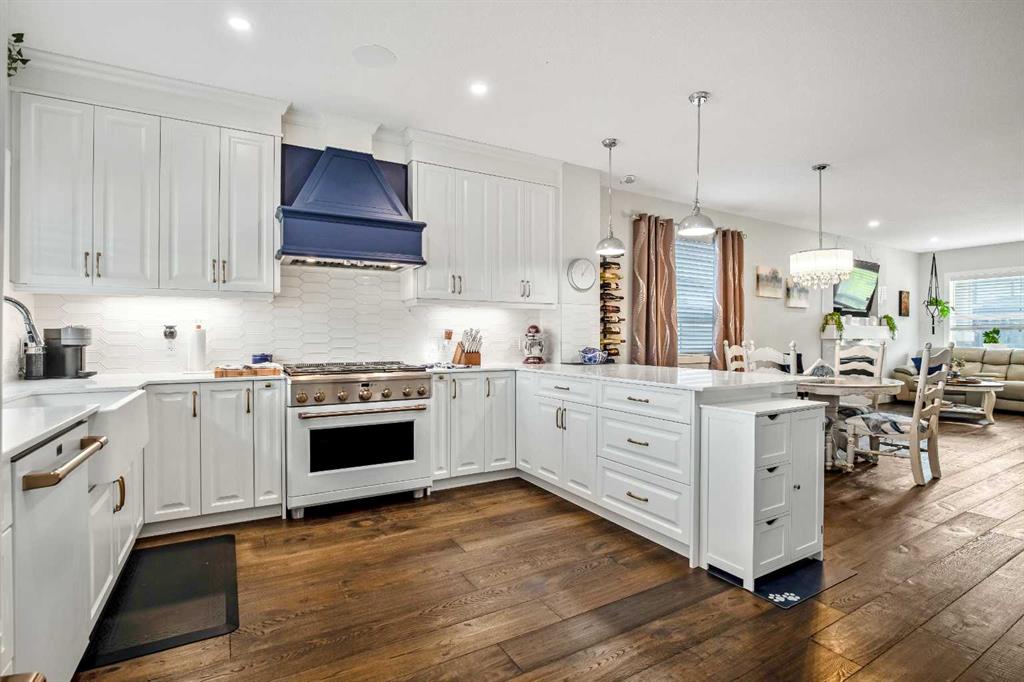 Picture of 91 Hillcrest Close SW, Airdrie Real Estate Listing
