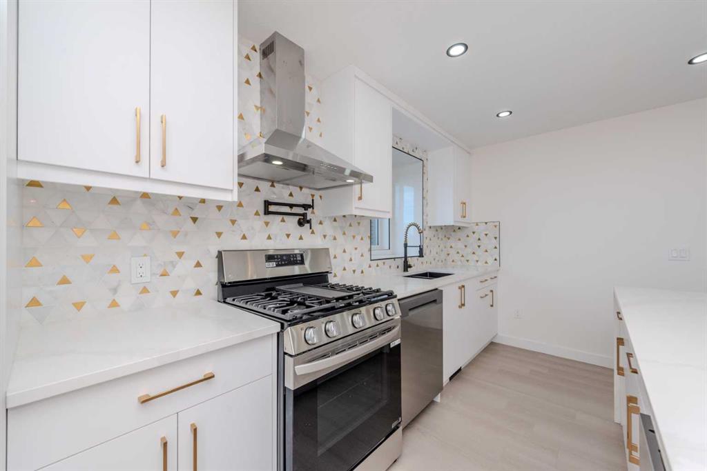 Picture of 93 Coral Reef Crescent NE, Calgary Real Estate Listing