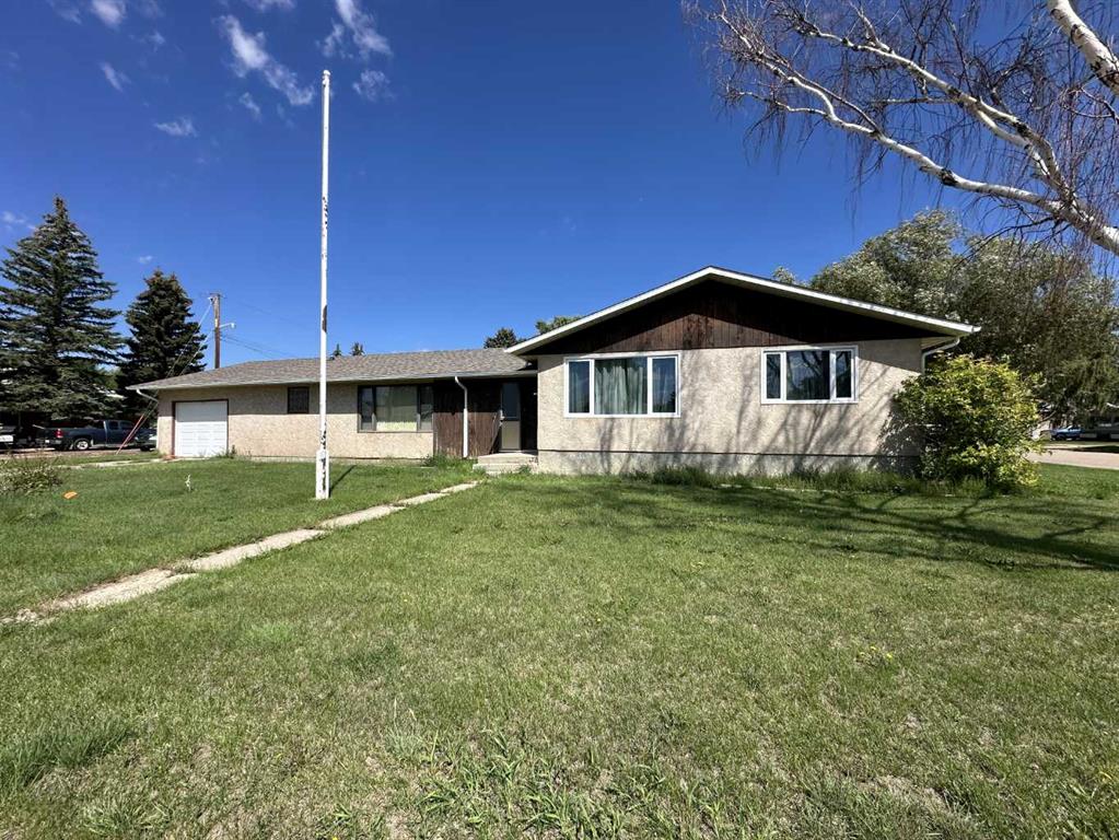 Picture of 401 3rd Avenue W, Foremost Real Estate Listing