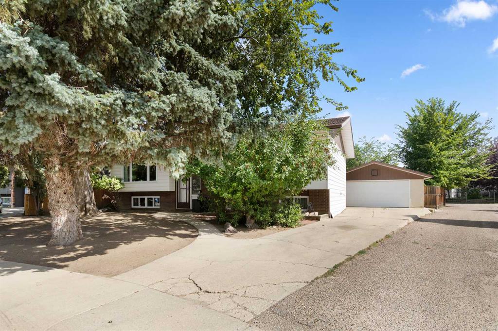 Picture of 2591 22 Avenue SE, Medicine Hat Real Estate Listing
