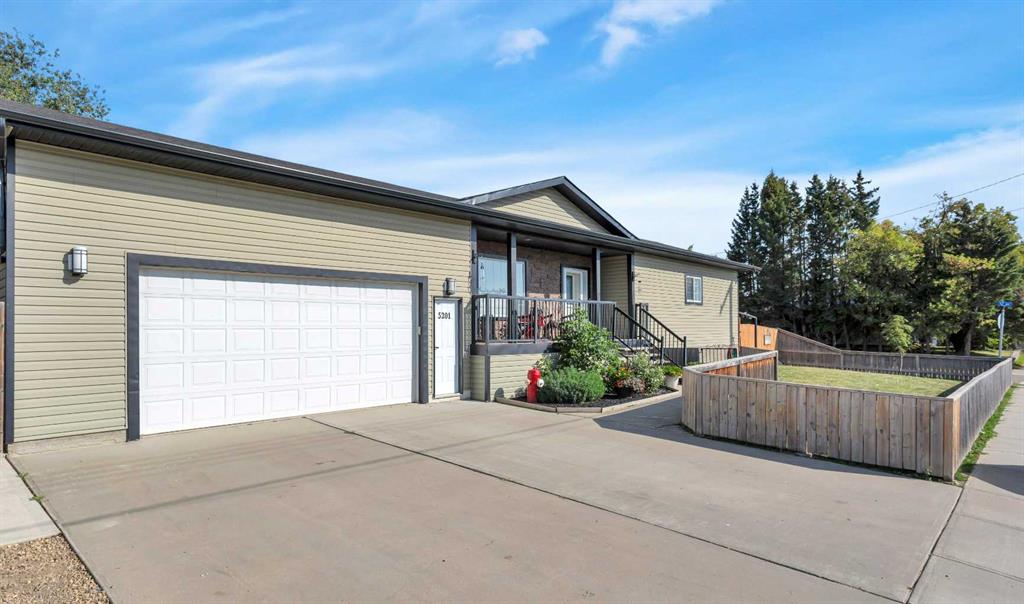 Picture of 5201 50 Street , Bentley Real Estate Listing