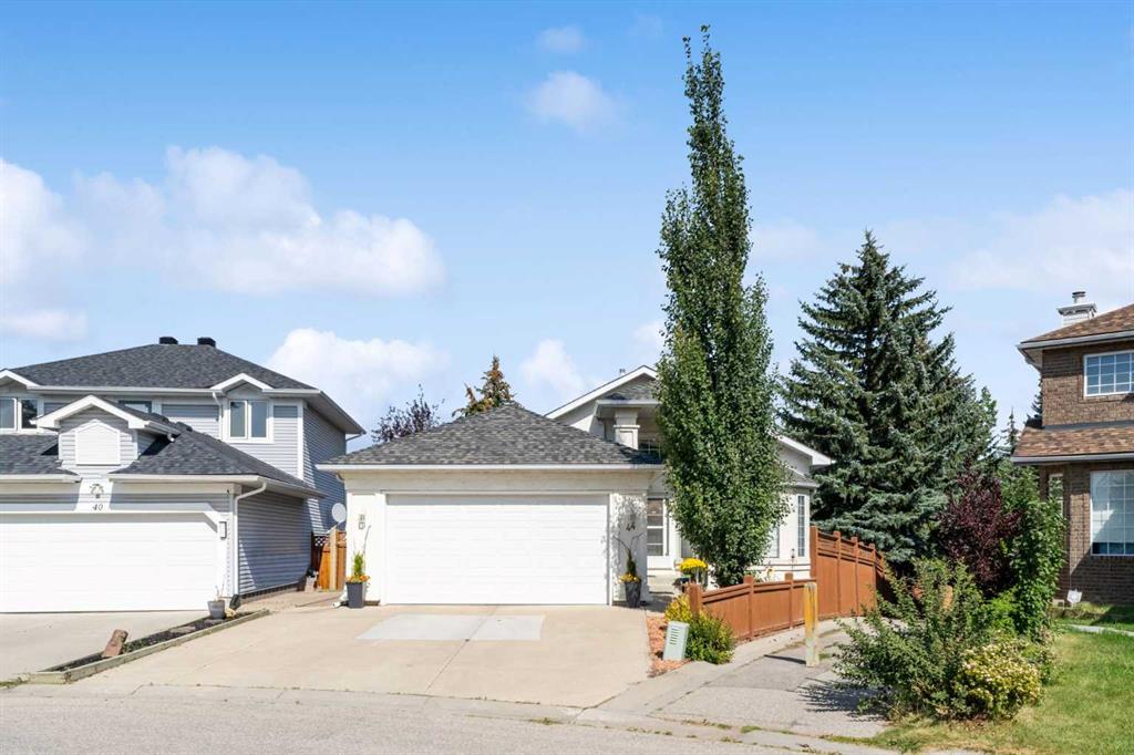 Picture of 44 Valley Meadow Close NW, Calgary Real Estate Listing