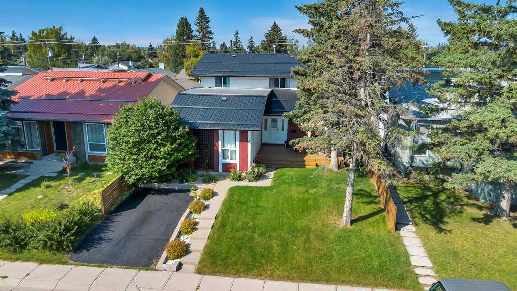 Picture of 3112 107 Avenue SW, Calgary Real Estate Listing